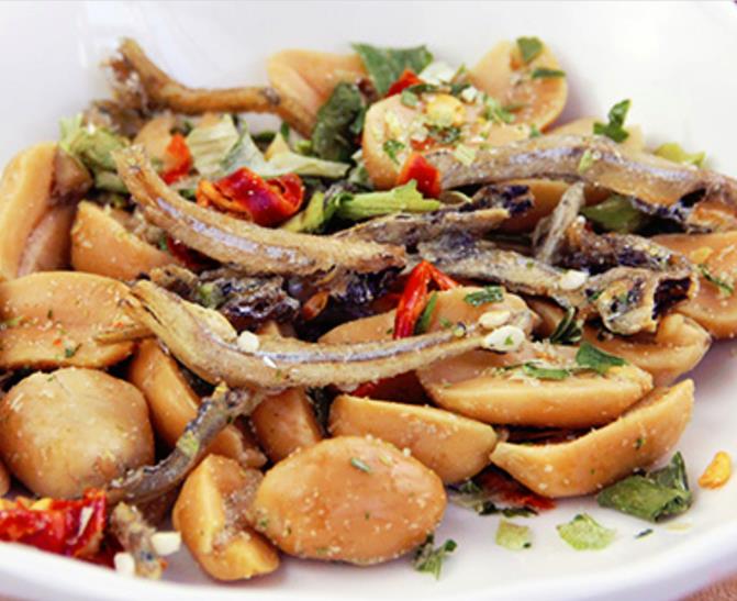 SHENG XIANG ZHEN Dried Fish with Peanut Spicy Flavor 80g Tak Shing Hong